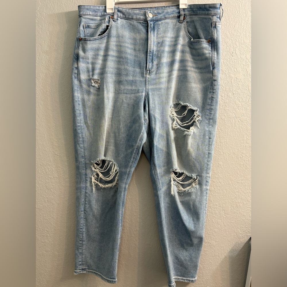 American Eagle Distressed Straight Mom Jeans